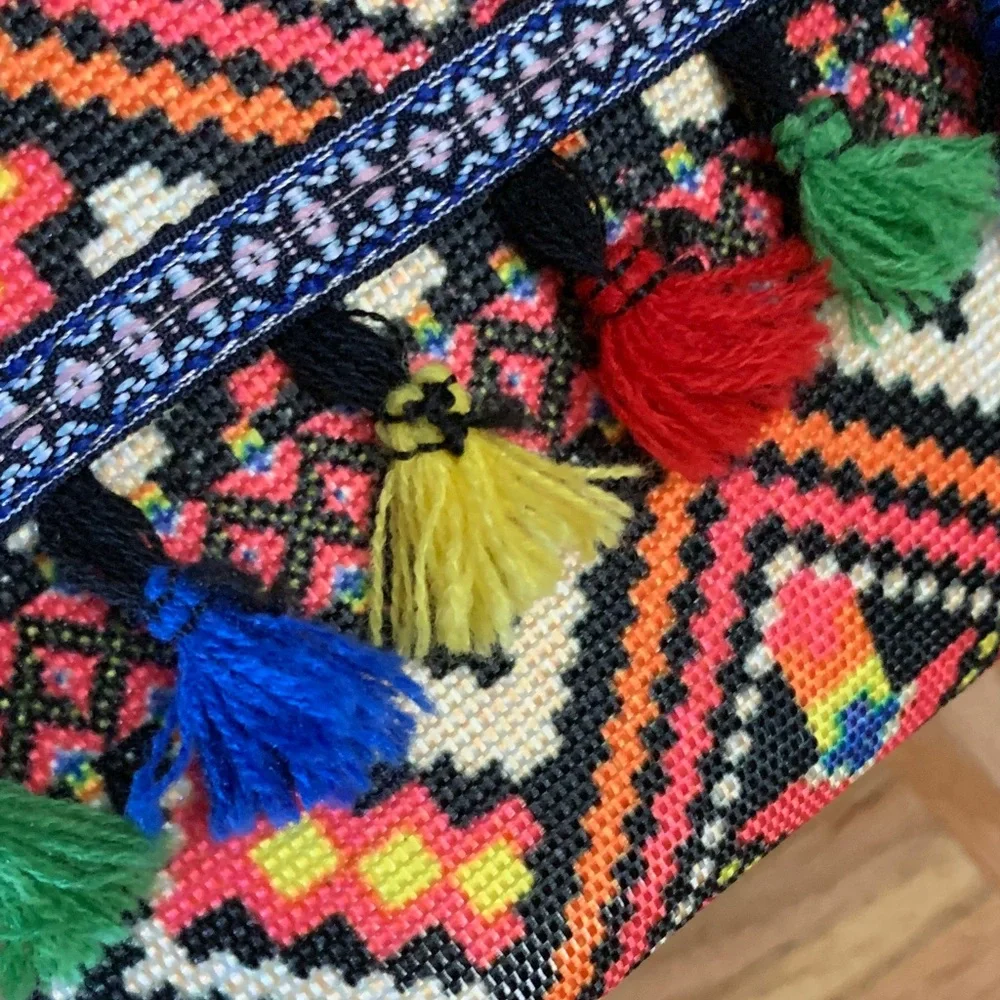 Wristlet Purse w/ Tassel Accents - Unworn / Never Used
